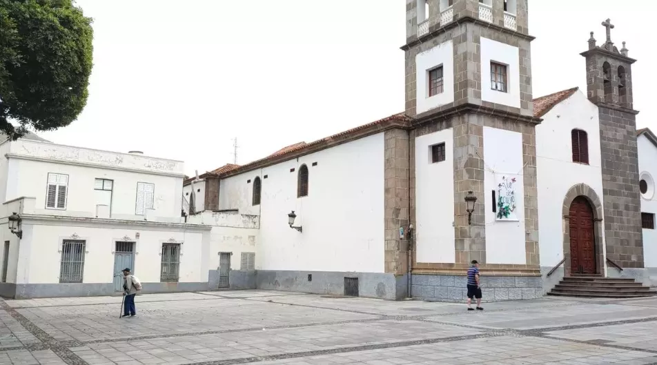 Casa del Cura y la iglesia de Tejina 