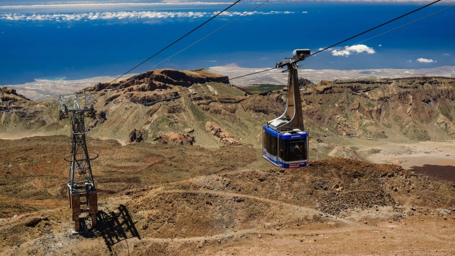 El Teleférico del Teide en pleno trayecto./