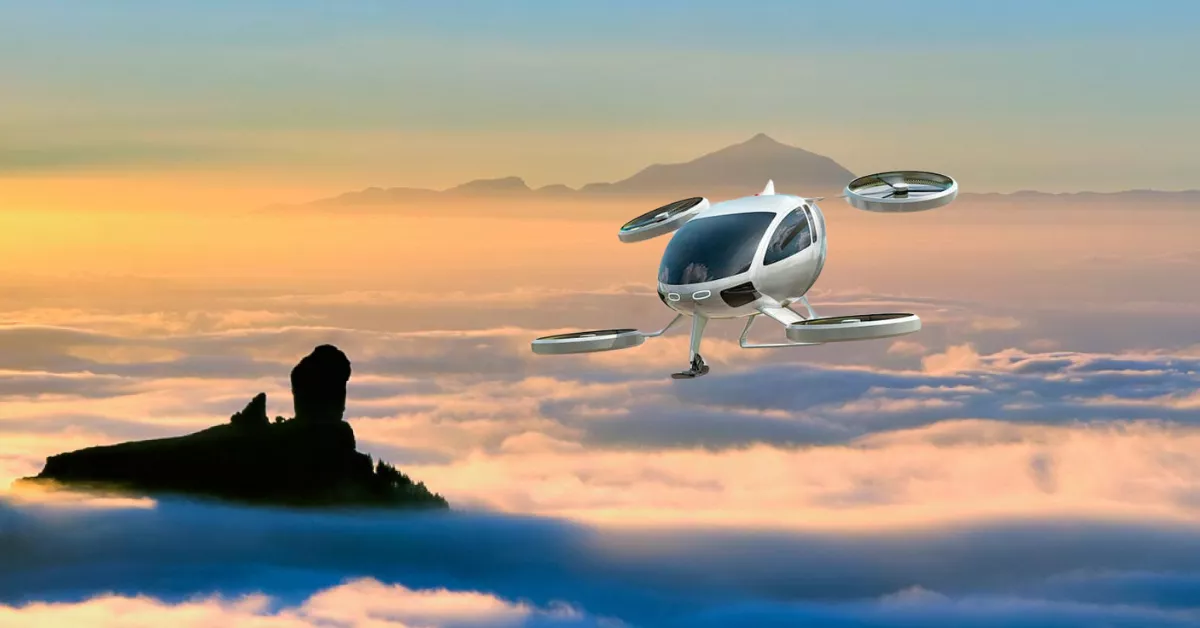 Un dron EVTOL sin piloto volando entre Tenerife y Gran Canaria./ MONTAJE AH
