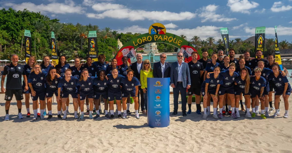 La UD Tenerife con Loro Parque / LORO PARQUE