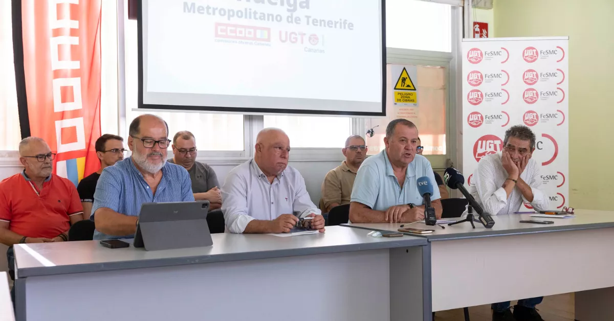 Representantes sindicales de Comisiones Obreras y UGT, en una rueda de prensa sobre el tranvía de Tenerife. / MIGUEL BARRETO-EFE Representantes sindicales de Comisiones Obreras y UGT, en una rueda de prensa sobre el tranvía de Tenerife. / MIGUEL BARRETO-EFE
