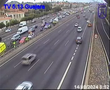 Accidente a la altura de Guajara en el autopista TF-5 dirección a Santa Cruz. / 112 CANARIAS