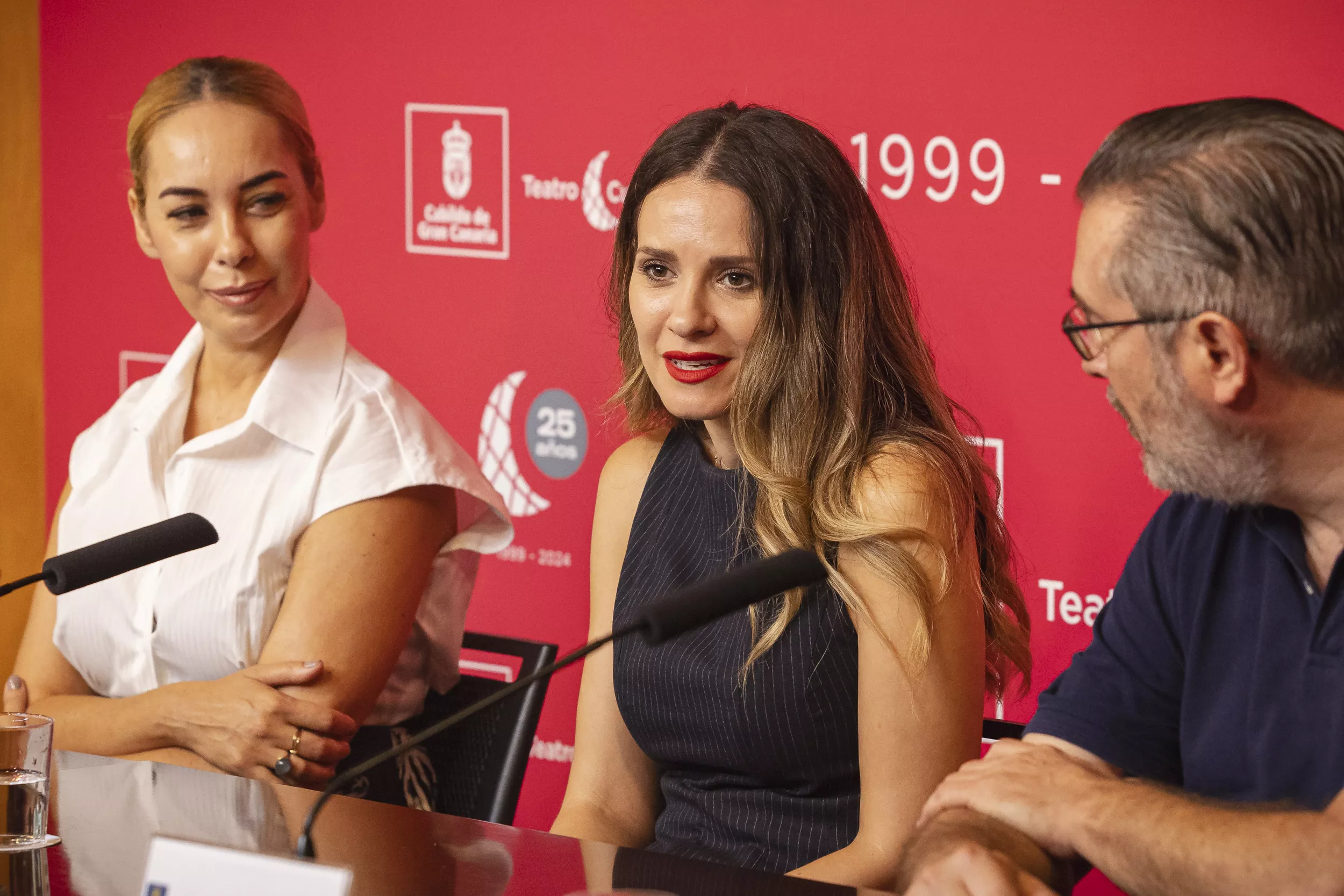 La actriz Elena Ballesteros presenta 'La Regenta'. / AH
