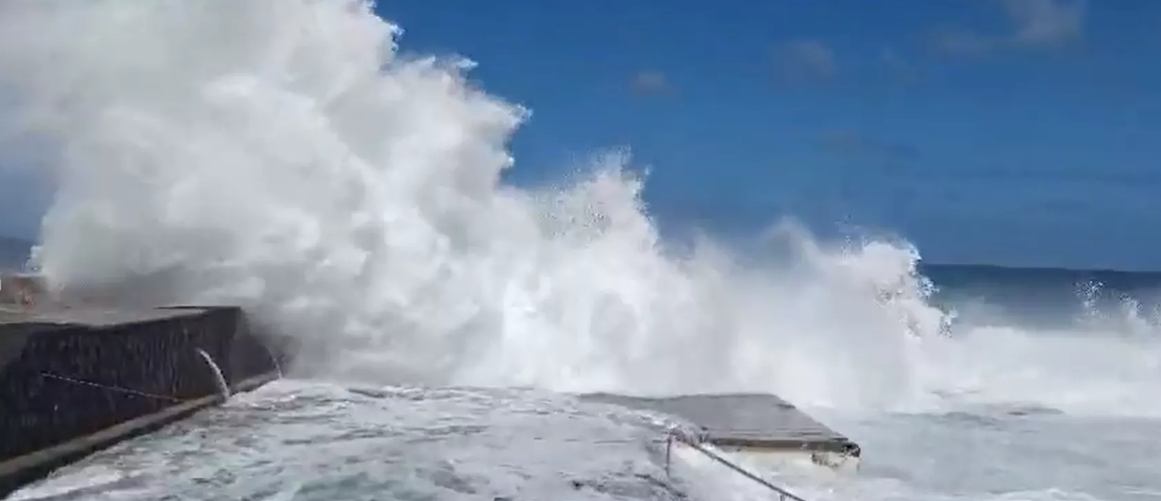Imagen del oleaje en Bajamar durante episodio de fuertes vientos y mala mar. / AYUNTAMIENTO DE LA LAGUNA