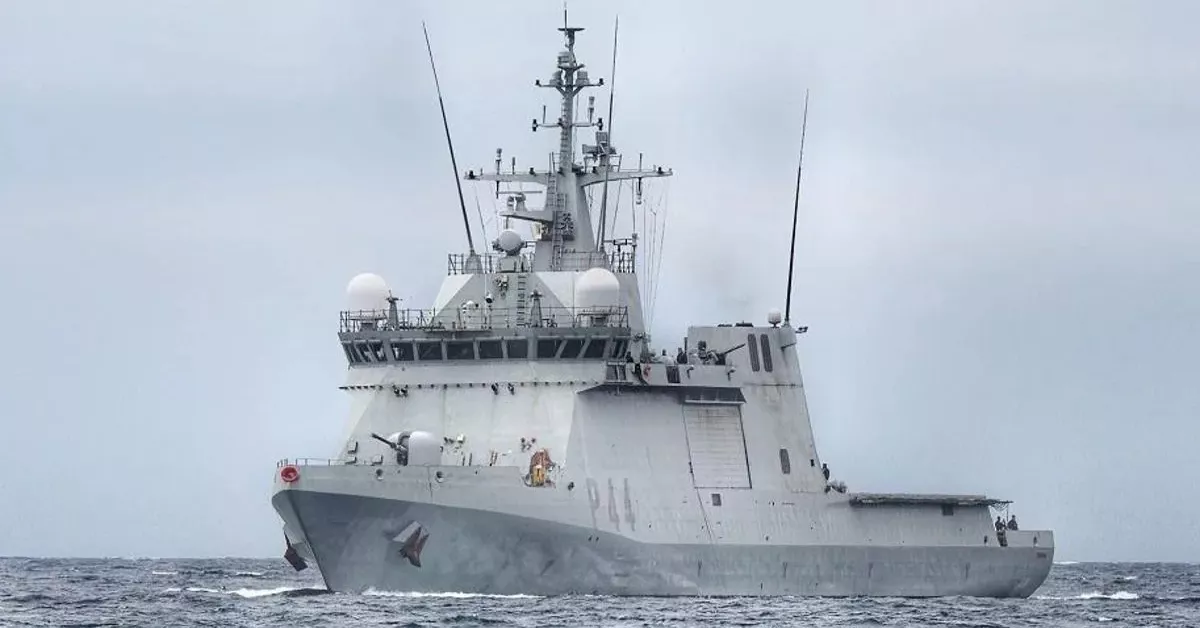 El buque de guerra con base en Canarias 'Tornado'./ DEFENSA