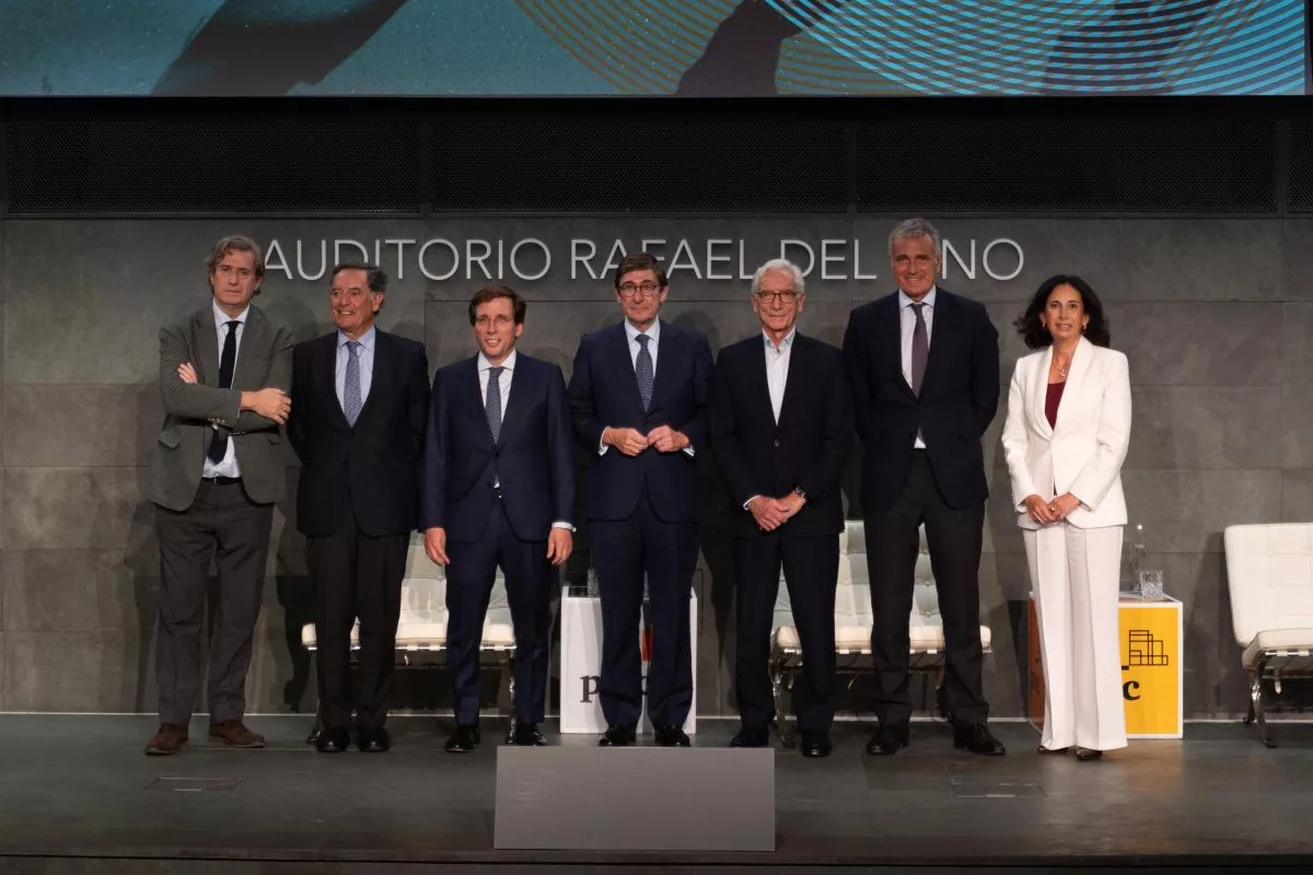  Javier Gomá, Santiago Barrenechea, José Luis Martínez Almeida, José Ignacio Goirigolzarri, Ronald Cohen, Gonzalo Sánchez y Marta Colomina./ PWC
