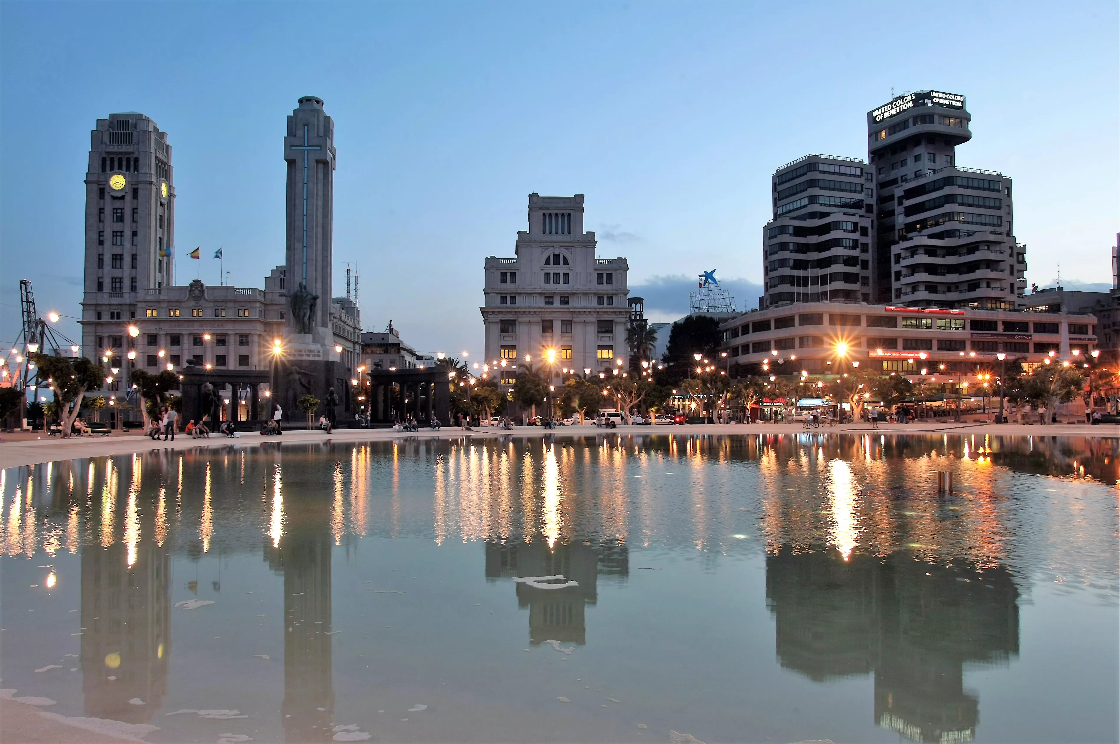 Plaza de España, en Santa Cruz de Tenerife, donde tuvo lugar el delito de odio. / AH