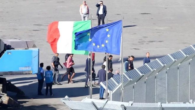 La llegada de los migrantes a Albania / EFE La llegada de los migrantes a Albania / EFE