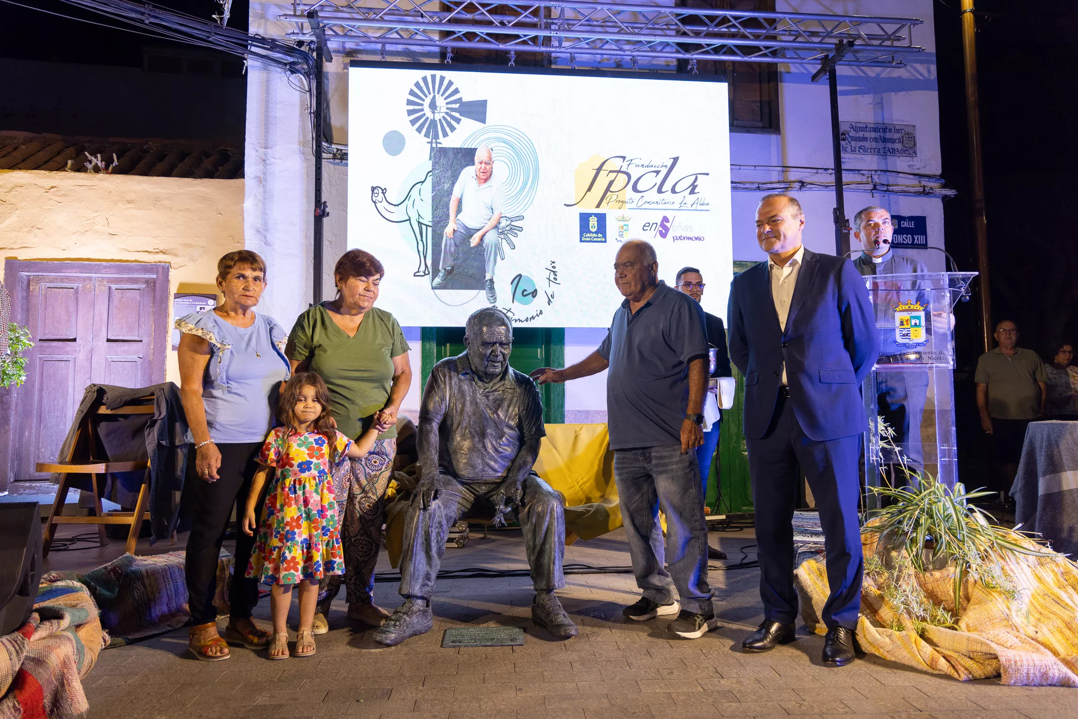 Inauguración de la escultura homenaje a Pedro Navarro ‘Ico’, vecino de La Aldea / CEDIDA