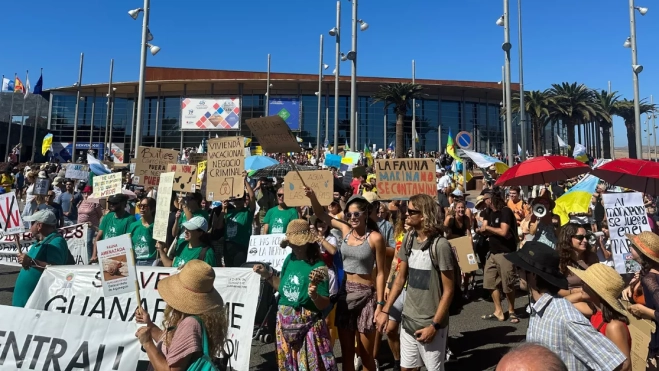 La manifestación saliendo de Expomeloneras / ATLÁNTICO HOY - MARCOS MORENO