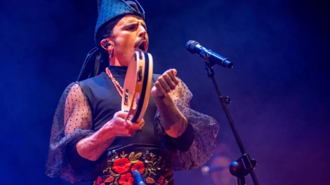 Rodrigo Cuevas durante una actuación en el Festival Actual en 2022. / RAQUEL MANZANARES-EFE Rodrigo Cuevas durante una actuación en el Festival Actual en 2022. / RAQUEL MANZANARES-EFE