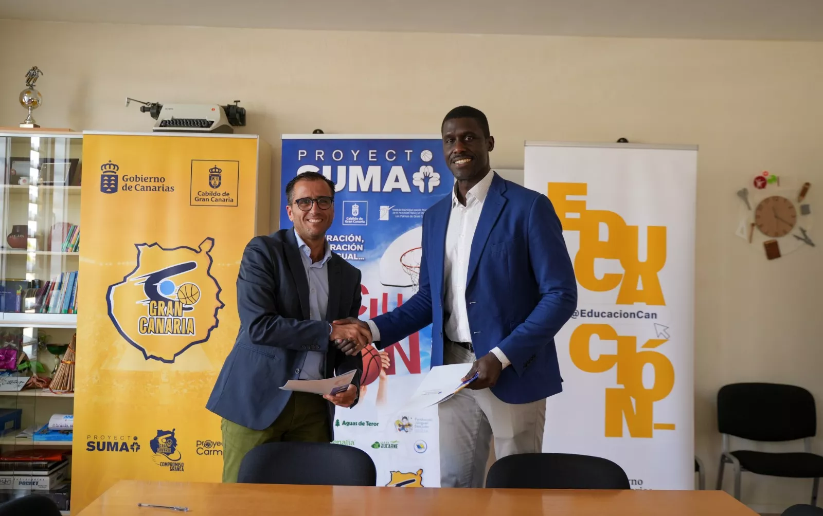 Firma acuerdo Proyecto Suma./ CEDIDA