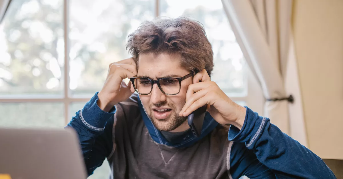 Imagen de una persona confundida / CANVA