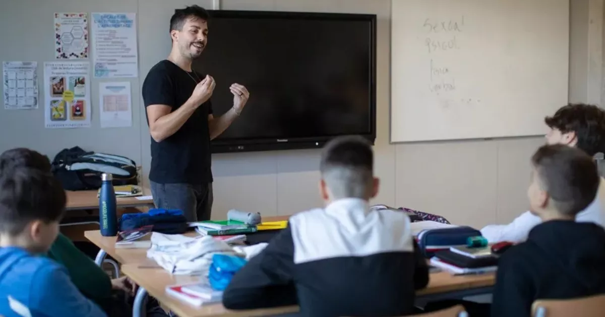 Profesores dando clases / EFE