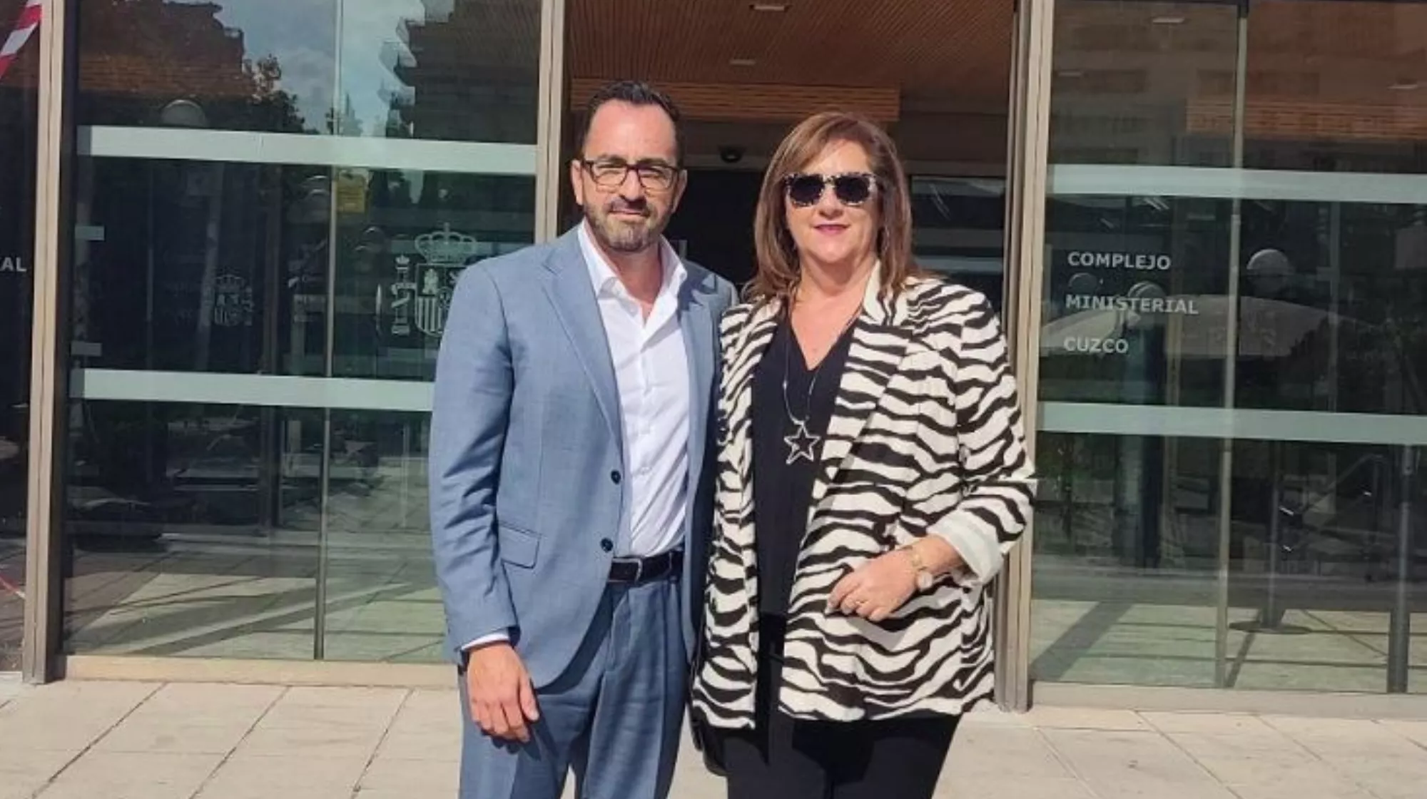 La presidenta de ASCAV, Doris Borrego, y el vicepresidente Javier Valentín, en Madrid./ CEDIDA