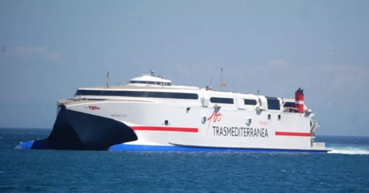 El catamarán 'Ciudad de Ceuta' de Naviera Armas-Trasmediterránea. / ARCHIVO El catamarán 'Ciudad de Ceuta' de Naviera Armas-Trasmediterránea. / ARCHIVO