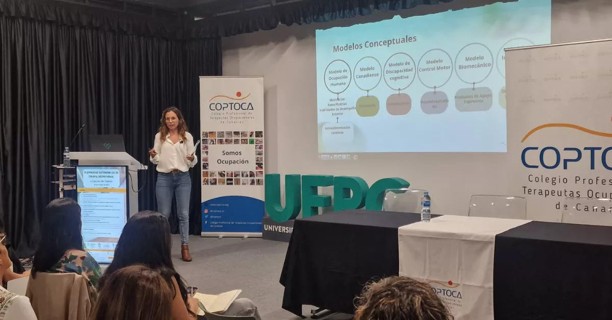 La doctora Marta Salcedo durante su charla / COLEGIO DE TERAPEUTAS OCUPACIONALES