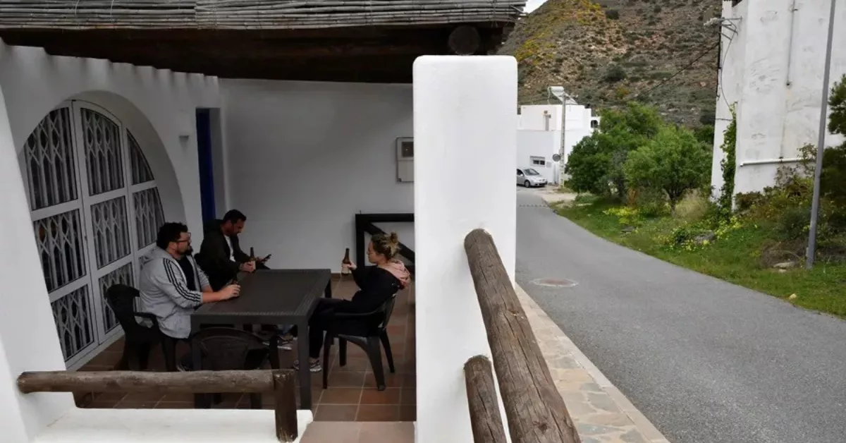 Personas haciendo turismo rural / EFE