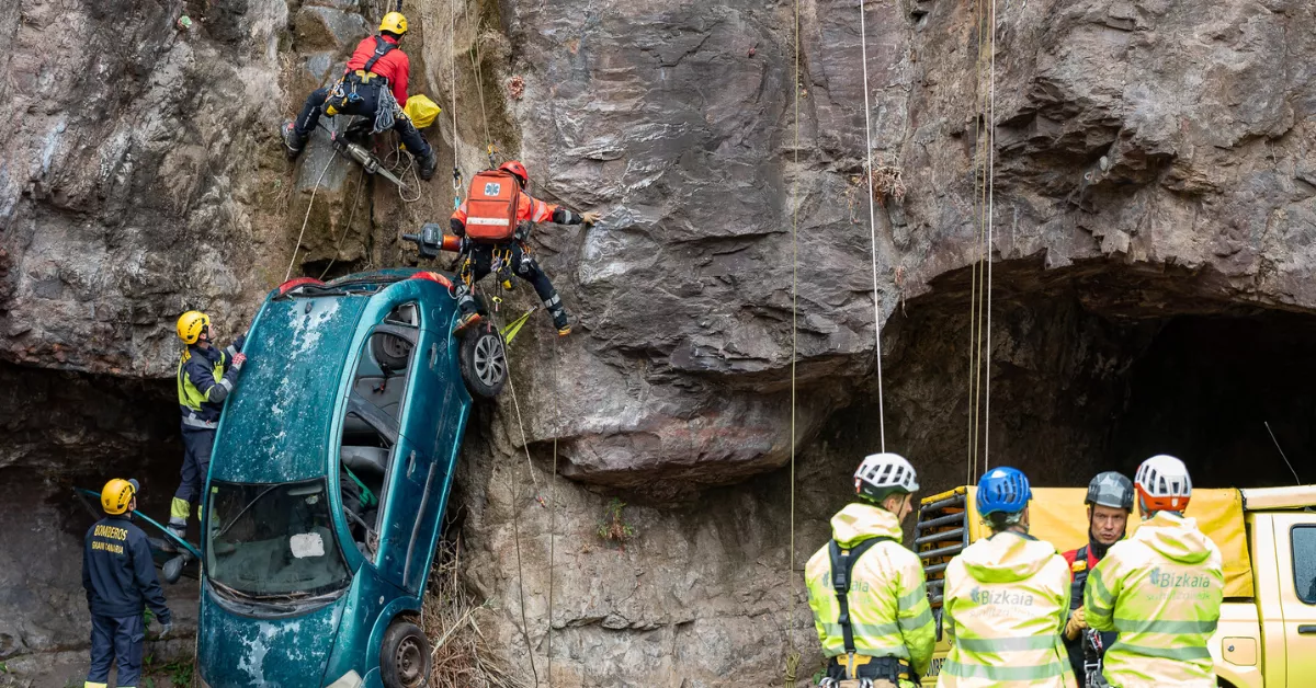 Bomberos de Gran Canaria durante un simulacro de rescate. / CABILDO DE GRAN CANARIA
