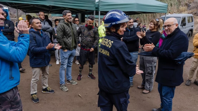 Bomberos poniendo en práctica la novedosa técnica / CABILDO DE GRAN CANARIA Bomberos poniendo en práctica la novedosa técnica / CABILDO DE GRAN CANARIA