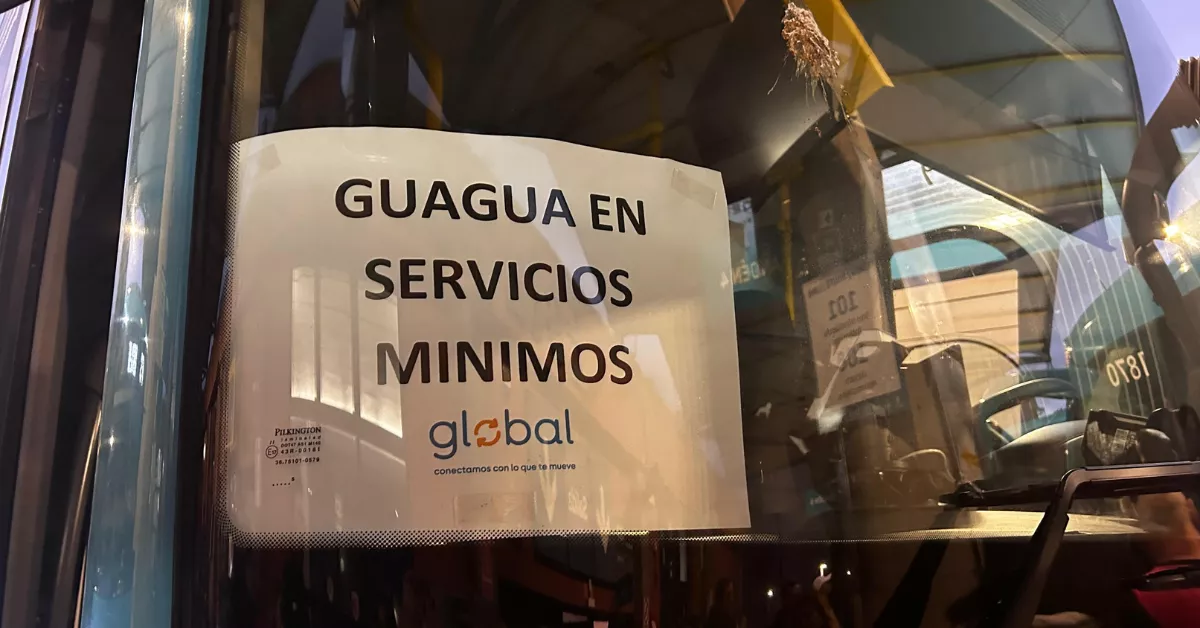 Imagen de una de las líneas de guagua afectadas por la huelga de chóferes / LUNA MOYA - AH