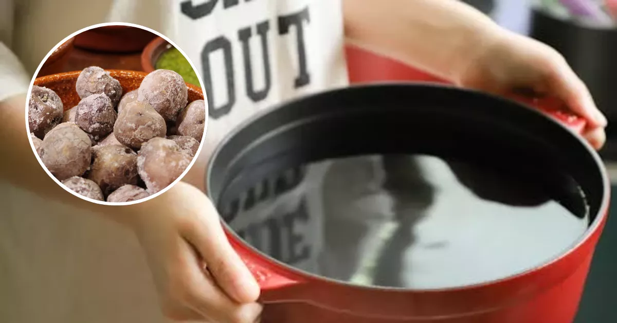 Imagen de una persona cocinando papas arrugadas / MONTAJE AH