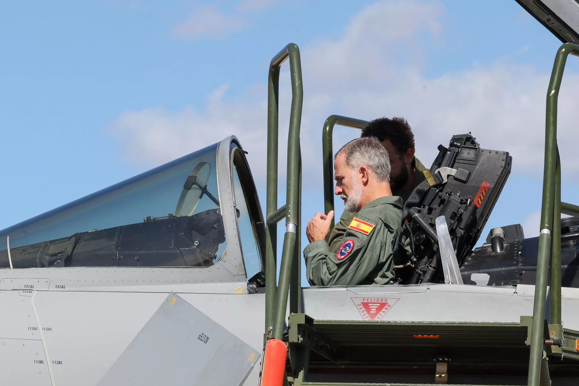 Felipe VI, a bordo de un F18 del Ala 46. / ELVIRA URQUIJO A.-EFE Felipe VI, a bordo de un F18 del Ala 46. / ELVIRA URQUIJO A.-EFE