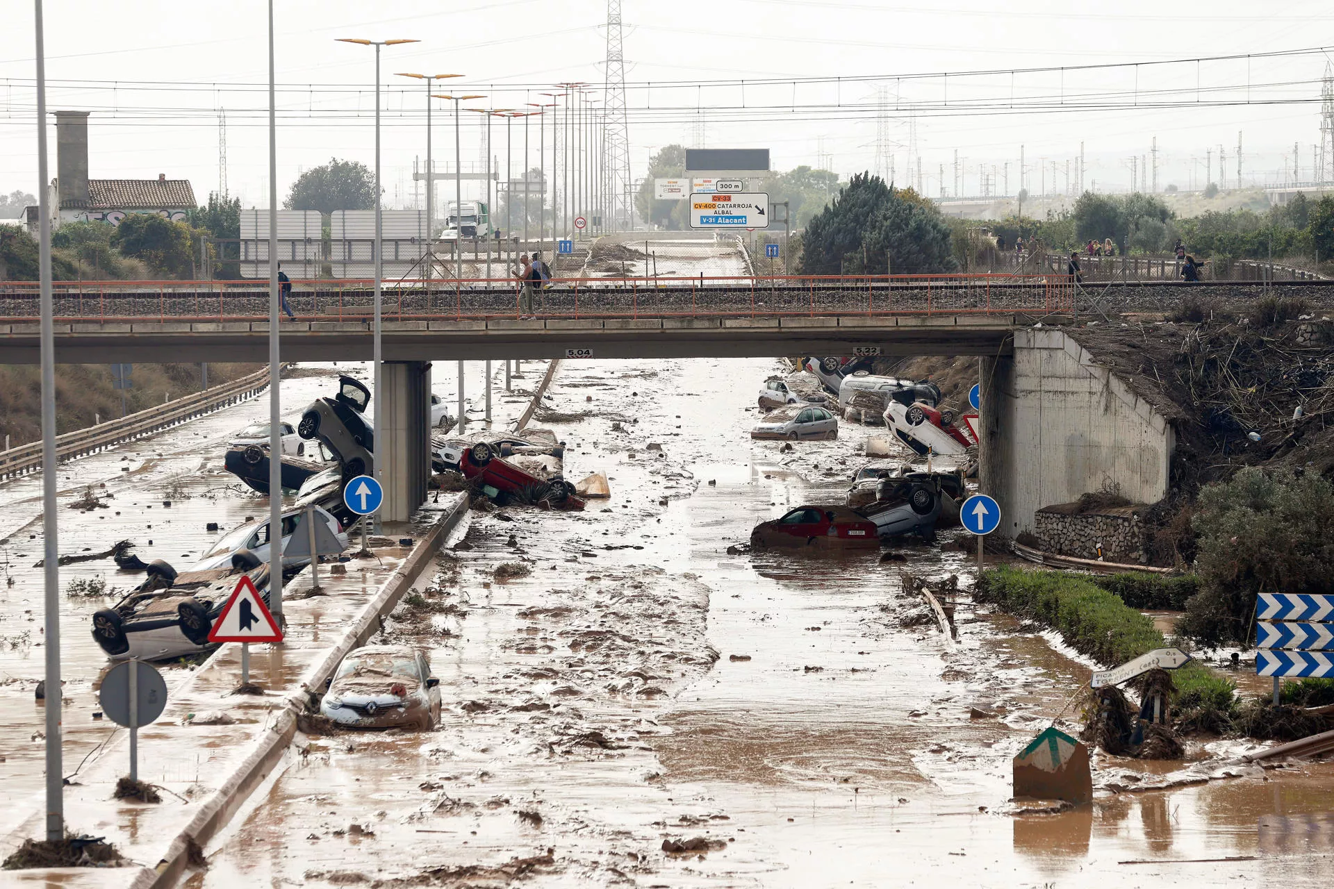 Aspecto de la carretera que une Valencia y Torrent, este jueves./ EFE/Miguel Ángel Polo