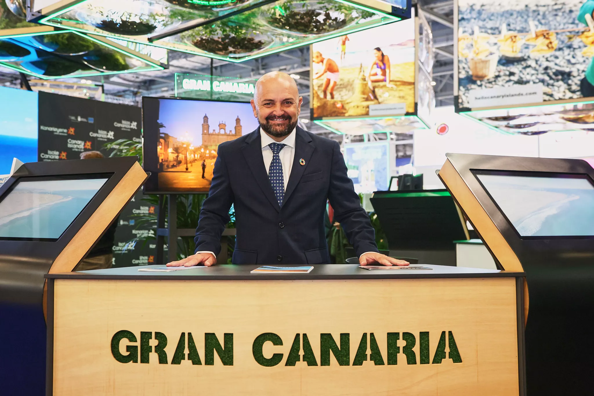 Gran Canaria seduce al turista británico en la World Travel Market: apuesta por la conectividad y récord de visitas en 2024. En la imagen, el consejero de Turismo, Carlos Álamo. / AH
