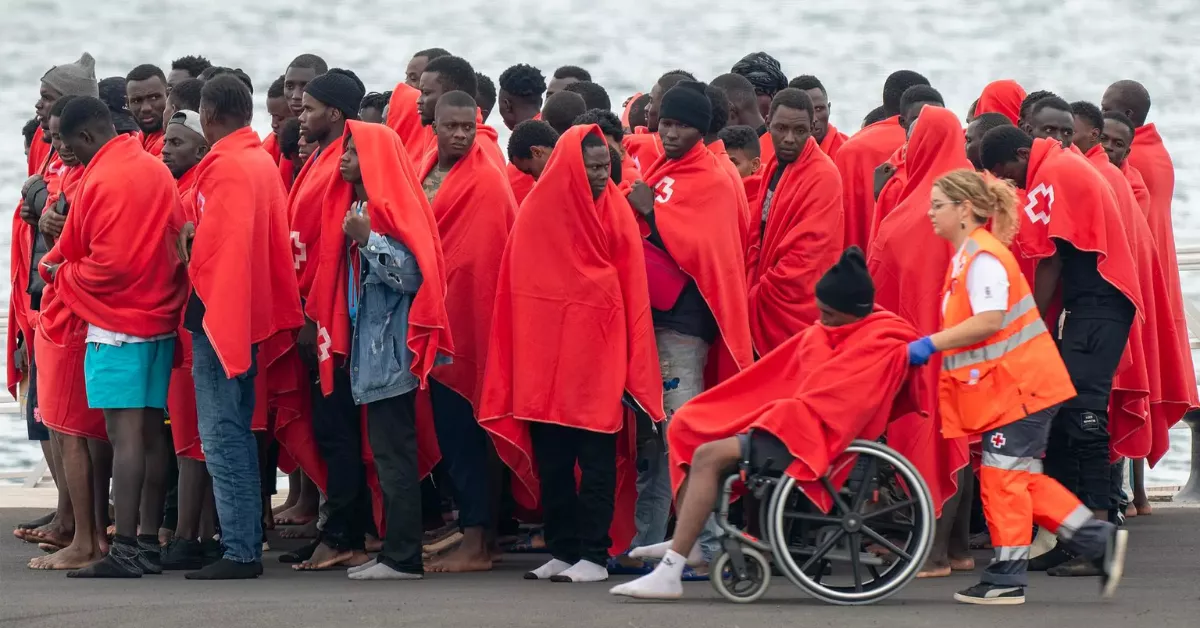 Migrantes rescatados en Lanzarote / EFE