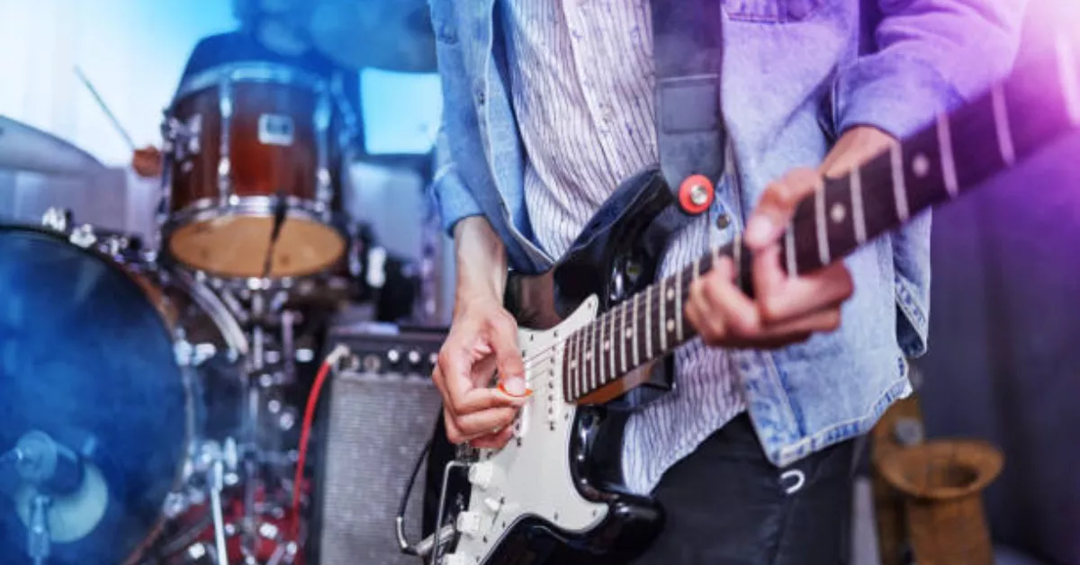 Artistas dando un concierto / AH