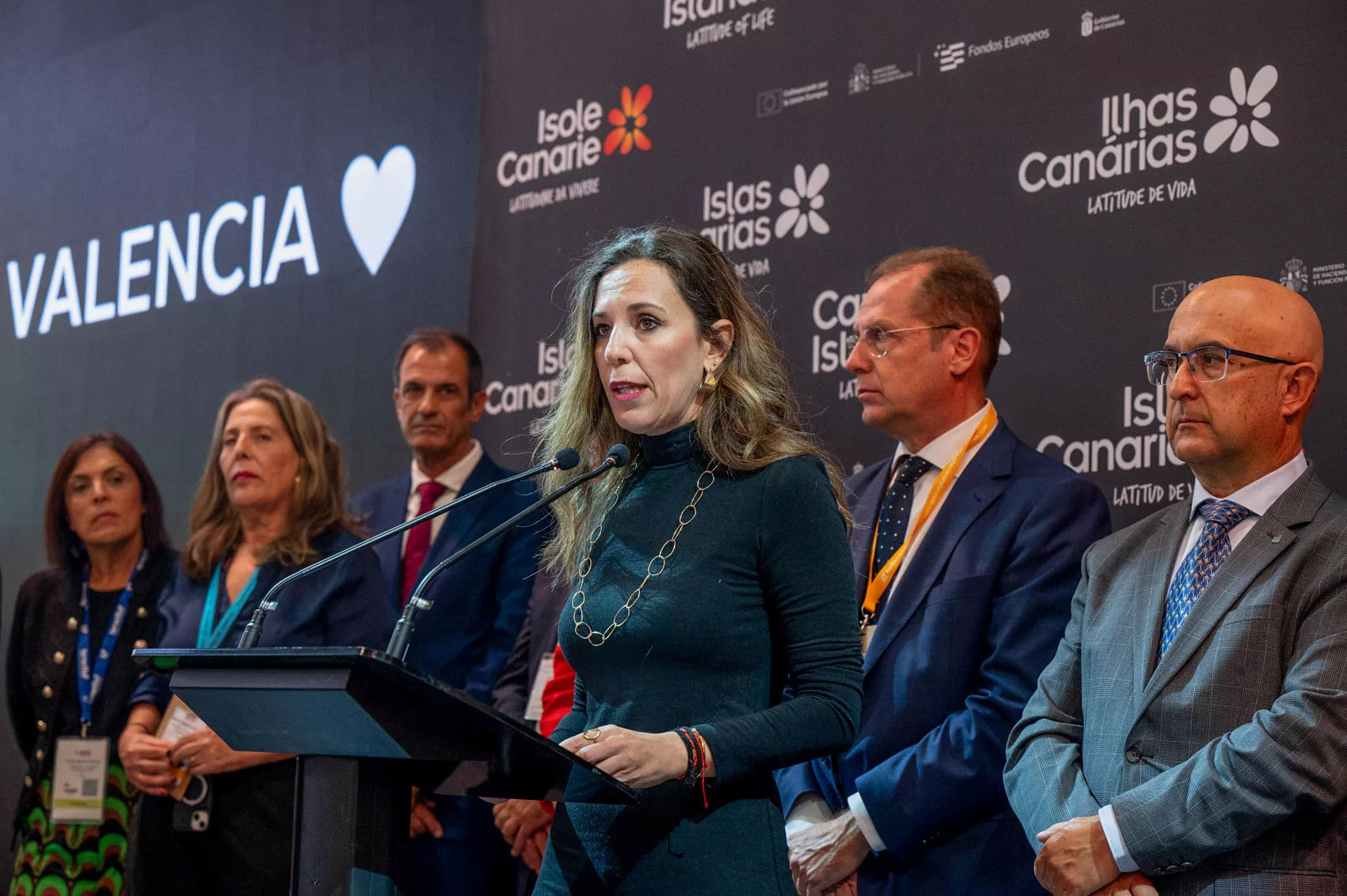 Jessica de León, consejera de Turismo, en el stand de Canarias en la World Travel Market. / NACHO GONZÁLEZ