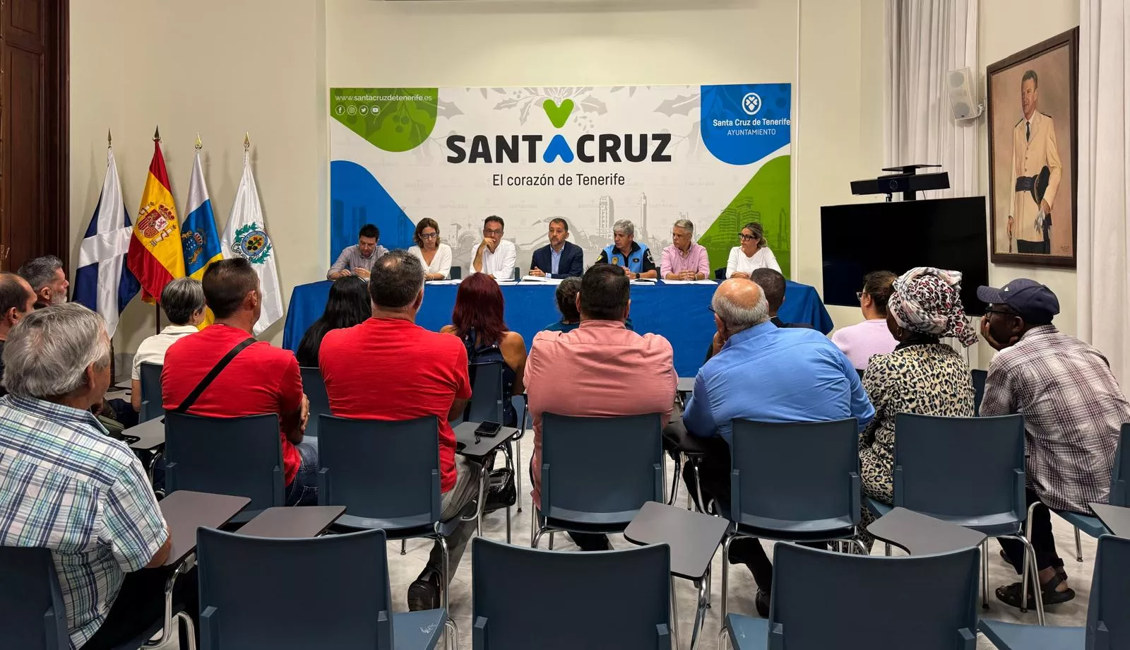 Reunión entre el Ayuntamiento de Santa Cruz y comerciantes del Rastro de Santa Cruz / CEDIDA