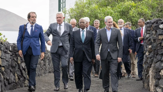 7737722dc212710c36d07514fd9c0d5c46752366w