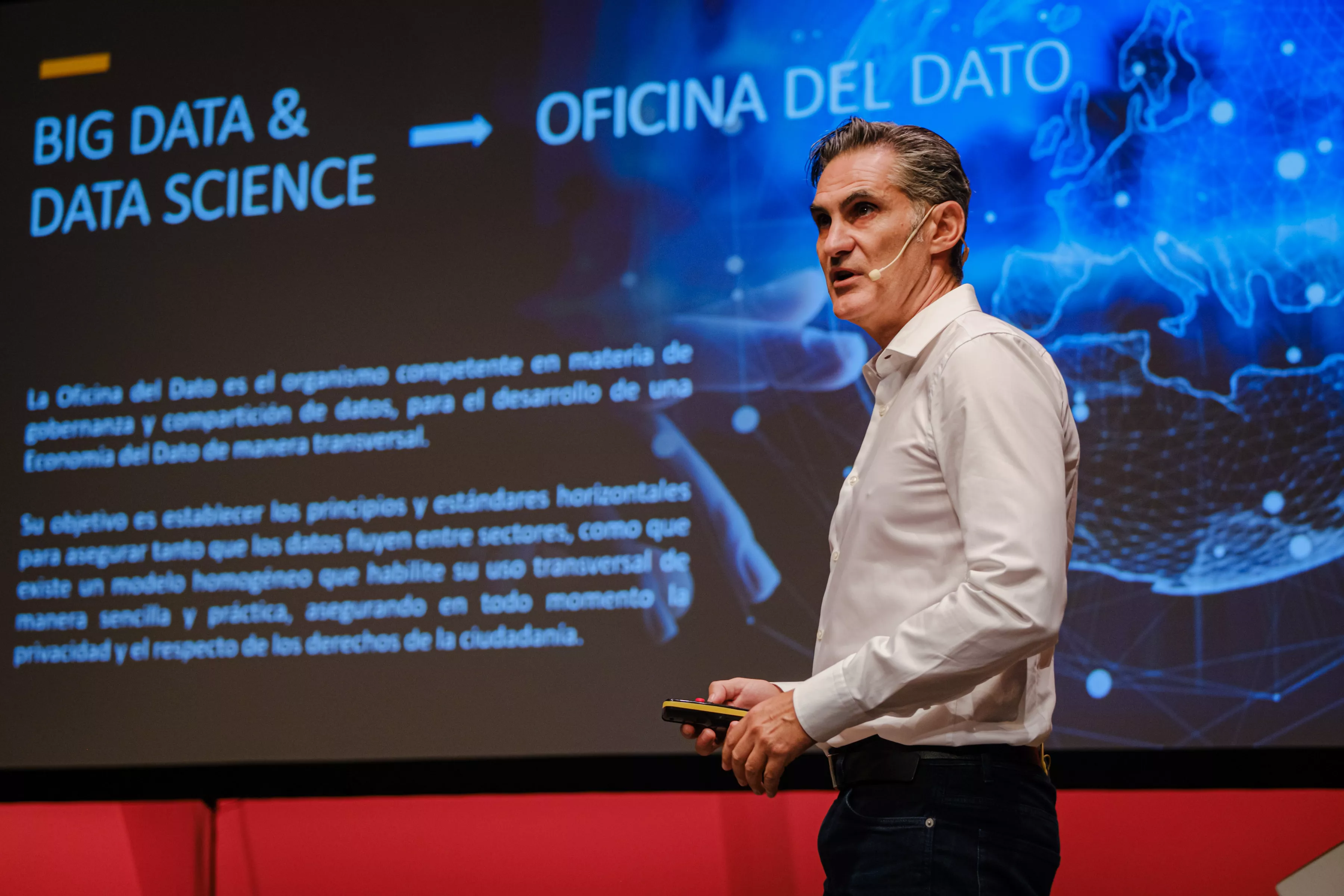 Ginés León durante su ponencia en el foro Gésiser. / GÉISER