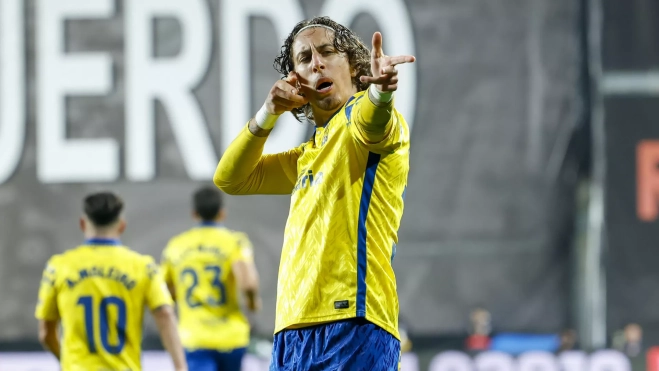 Fabio Silva celebra su diana en Vallecas. / KIKO HUESCA-EFE Fabio Silva celebra su diana en Vallecas. / KIKO HUESCA-EFE