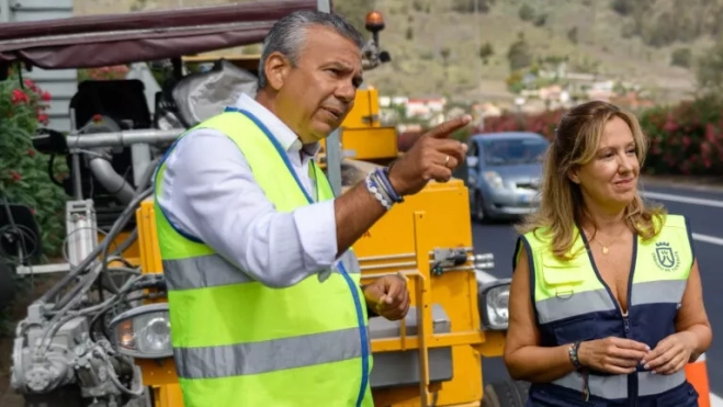 La presidenta del Cabildo de Tenerife Rosa Dávila y el consejero Dámaso Arteaga./ CEDIDA La presidenta del Cabildo de Tenerife Rosa Dávila y el consejero Dámaso Arteaga./ CEDIDA