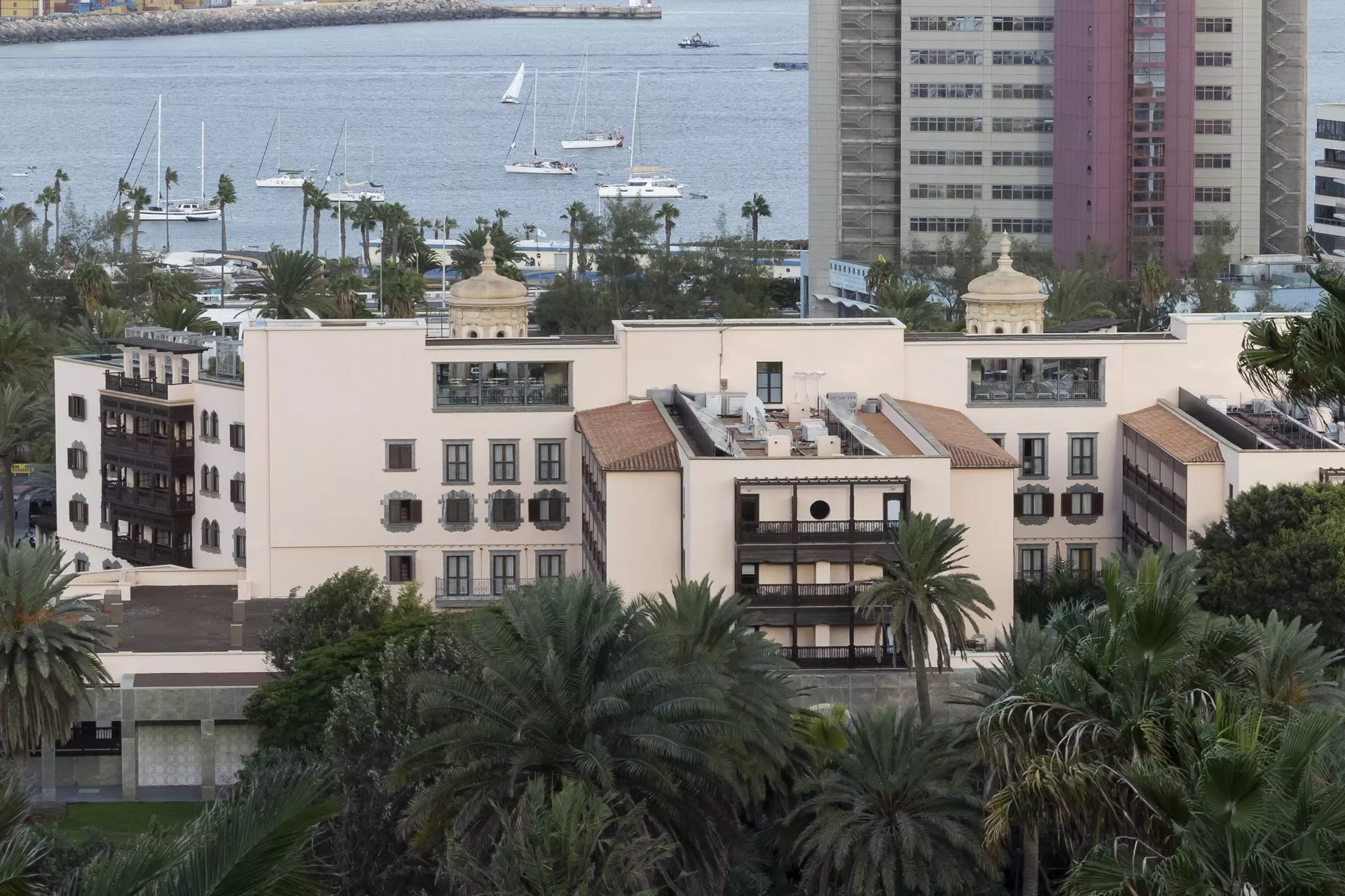 Panorámica del Hotel Santa Catalina. / QUIQUE CURBELO-EFE