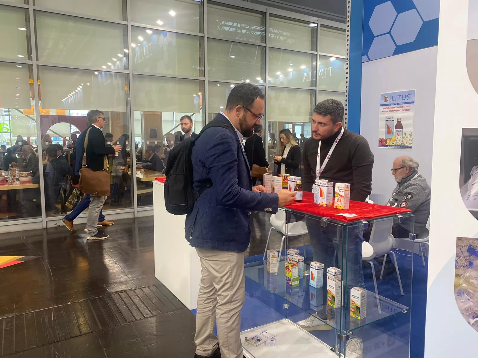 Cuatro empresas canarias visitas la feria MEDICA 2024./ PROEXCA
