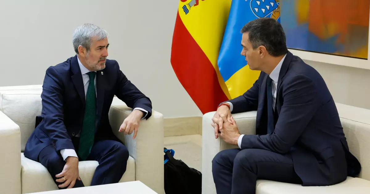 Imagen de archivo de una reunión entre Pedro Sánchez y Fernando Clavijo / EFE