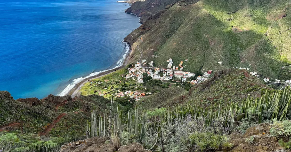 Igueste de San Andrés es un pueblo de Santa Cruz de Tenerife que cuenta con zonas idóneas para principiantes pero también para surfistas más avanzados./ X.