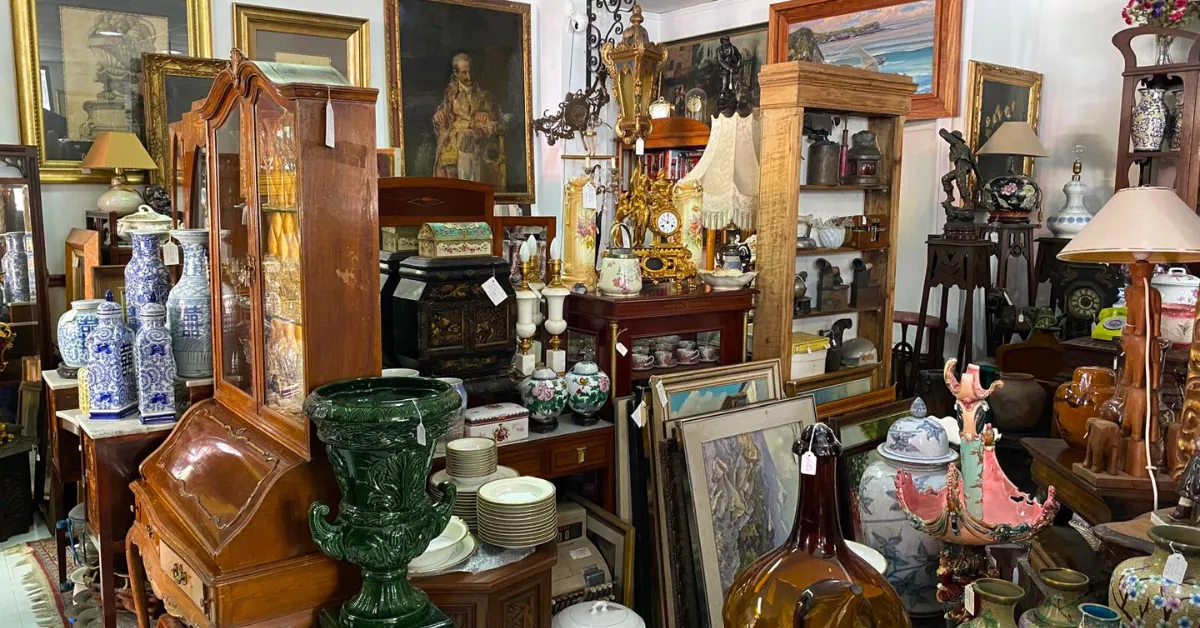 Interior de la tienda de antigüedades La Vieja Bohemia / ATLÁNTICO HOY