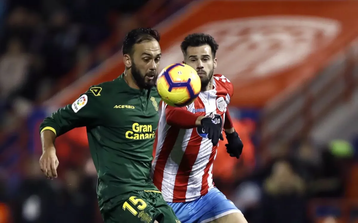 La UD Las Palmas abre expediente disciplinario a Deivid tras ser condenado por violencia machista. En la imagen, el exfutbolista durante su segunda etapa en las filas de la UD Las Palmas. / EFE