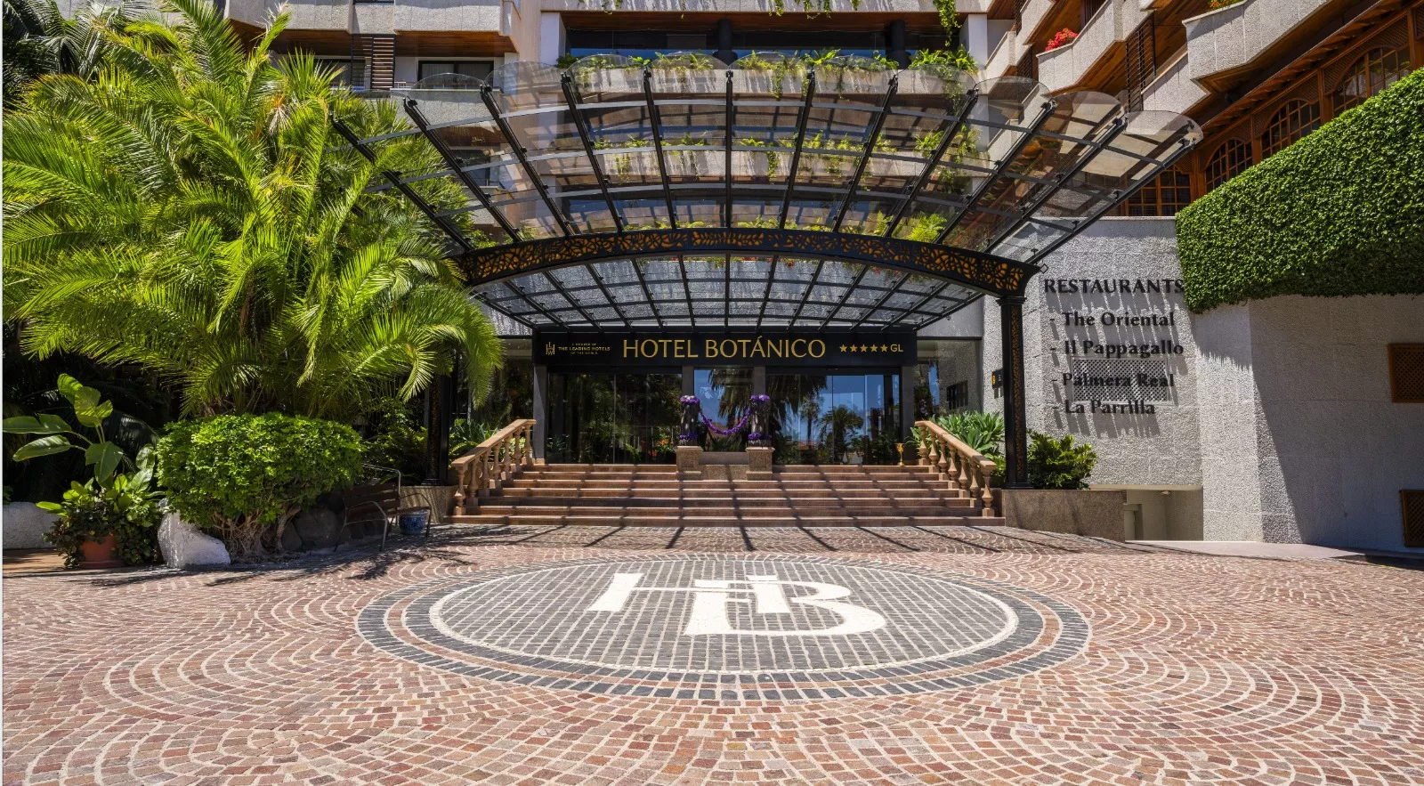 Entrada del Hotel Botánico & The Oriental Spa Garden. / HB