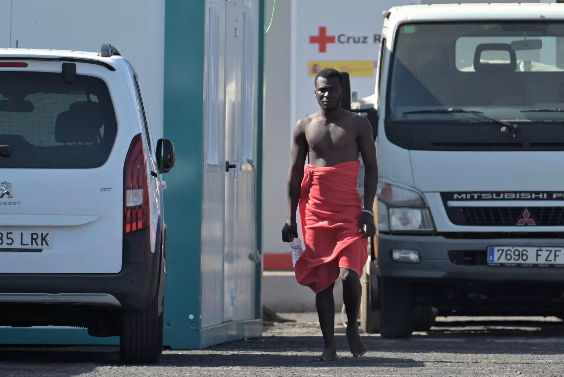 Uno de los migrantes que han llegado este año a Canarias. / GELMERT FINOL-EFE