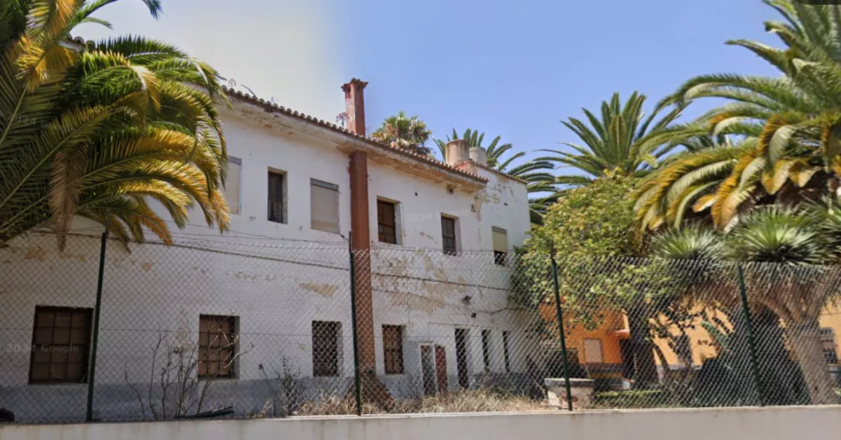 Uno de los edificios de los Cuarteles del Cristo. / GOOGLE MAPS