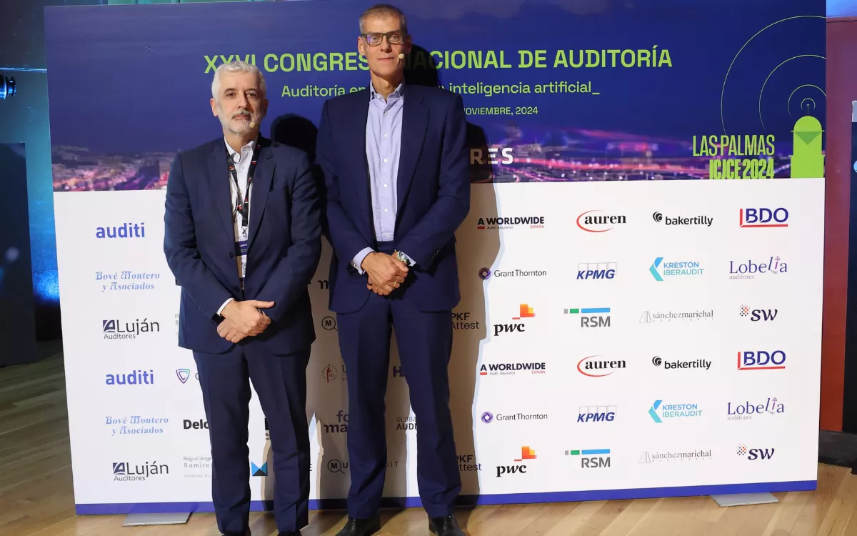 Los auditores alertan: el sector público debe liderar la sostenibilidad en España. En la imagen, Santiago Durán, presidente del ICAC, y Víctor Alió, presidente del ICJCE. / AH