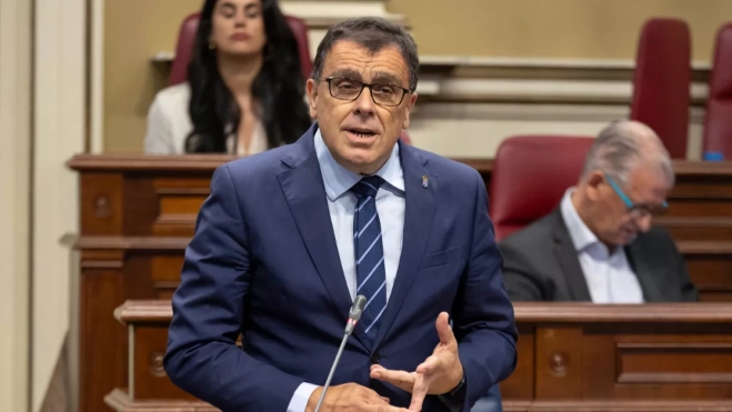 El consejero de Política Territorial, Cohesión Territorial y Aguas del Gobierno de Canarias, Manuel Miranda. / MIGUEL BARRETO-EFE El consejero de Política Territorial, Cohesión Territorial y Aguas del Gobierno de Canarias, Manuel Miranda. / MIGUEL BARRETO-EFE