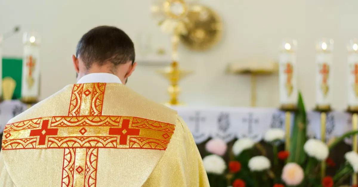 Imagen de un sacerdote / AH