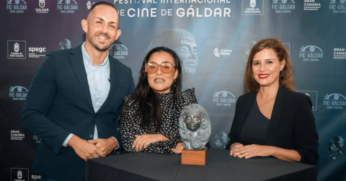 Imagen de Candela Peña (en el centro de la imagen) en el FIC de Gáldar / FIC